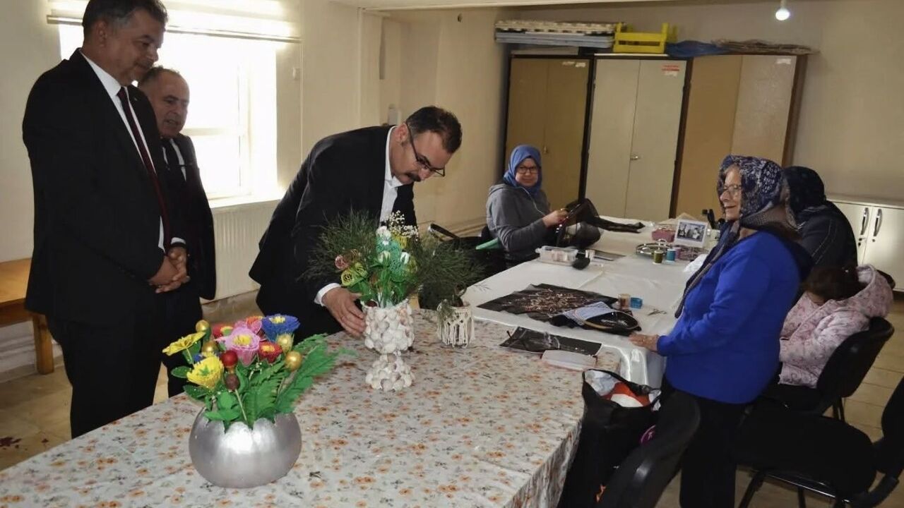 Kaymakam Ali Ekber Ateş, Dikiş Nakış ve El Sanatları Kursunu Yerinde İnceledi