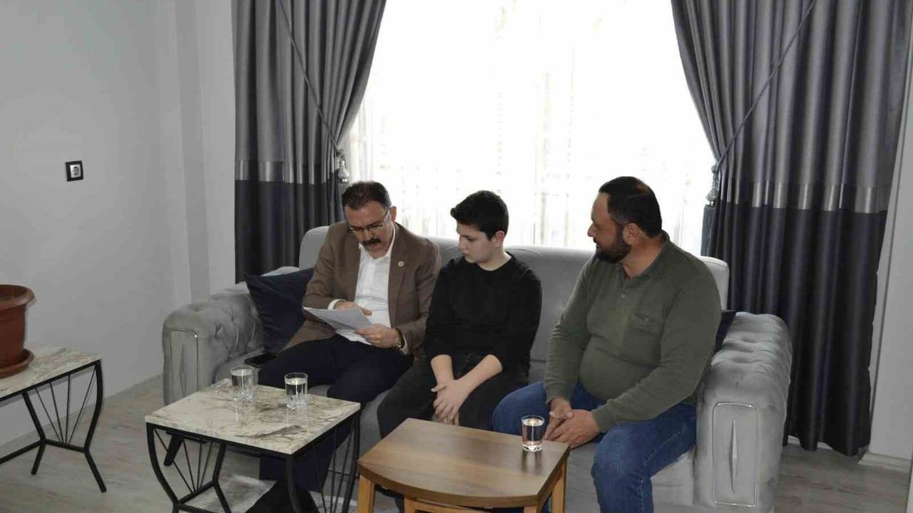 Kaymakam Ali Ekber Ateş 'Misafirim Kaymakamım' ile öğrencilerin evlerine konuk oldu