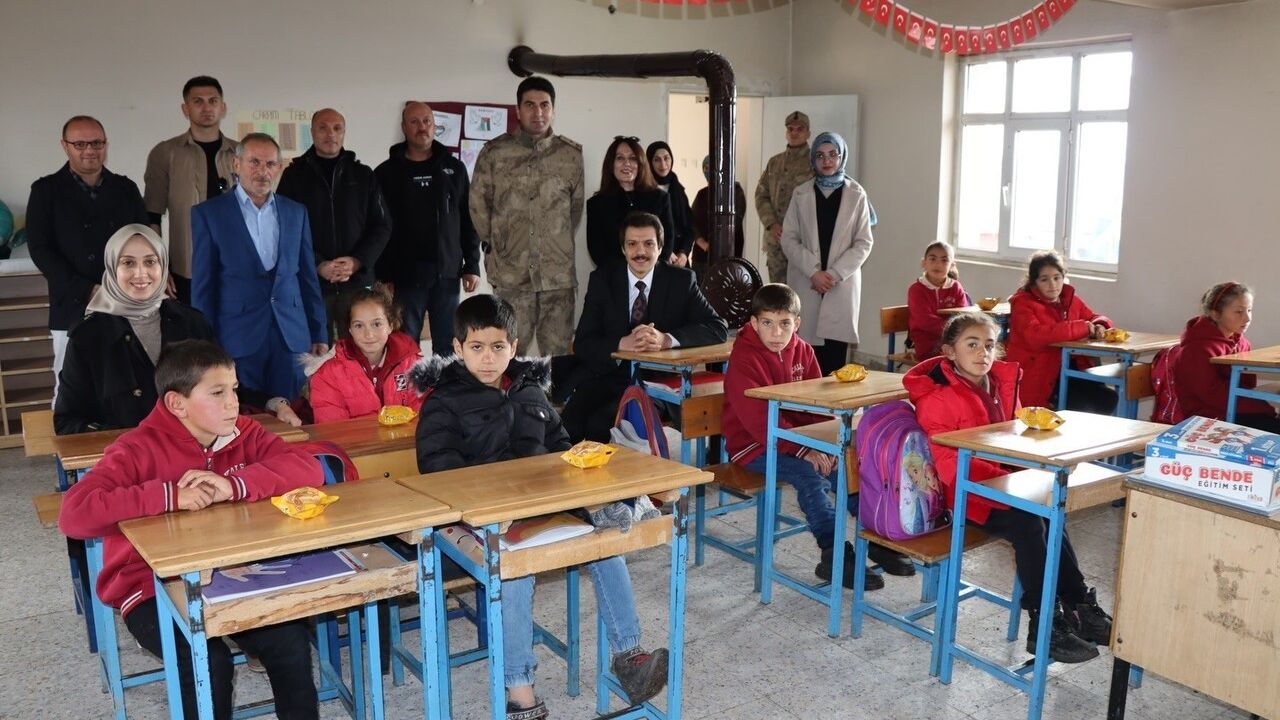 Kaymakam Neslihan Kısa Duman Kalecik Köyünde Vatandaşlarla Buluştu