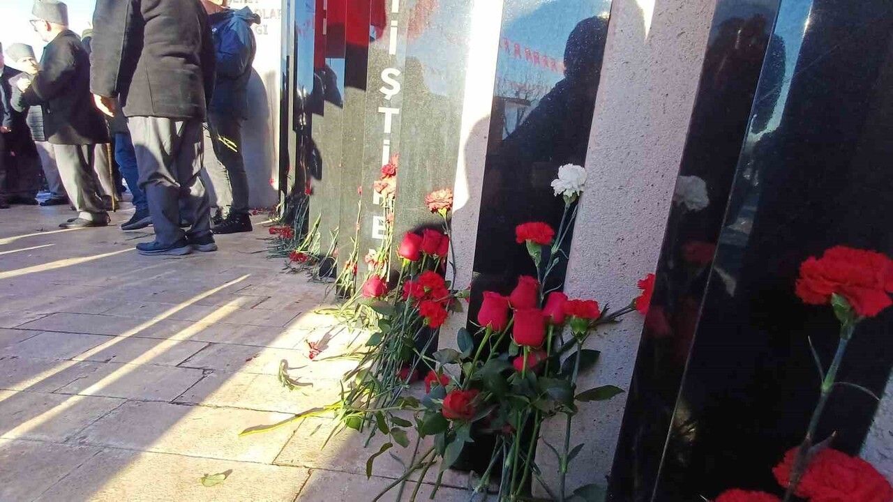 Kayseri'de 17 Aralık 2016 saldırısının 9. yılı Şehit Komandolar Durağı'nda anıldı