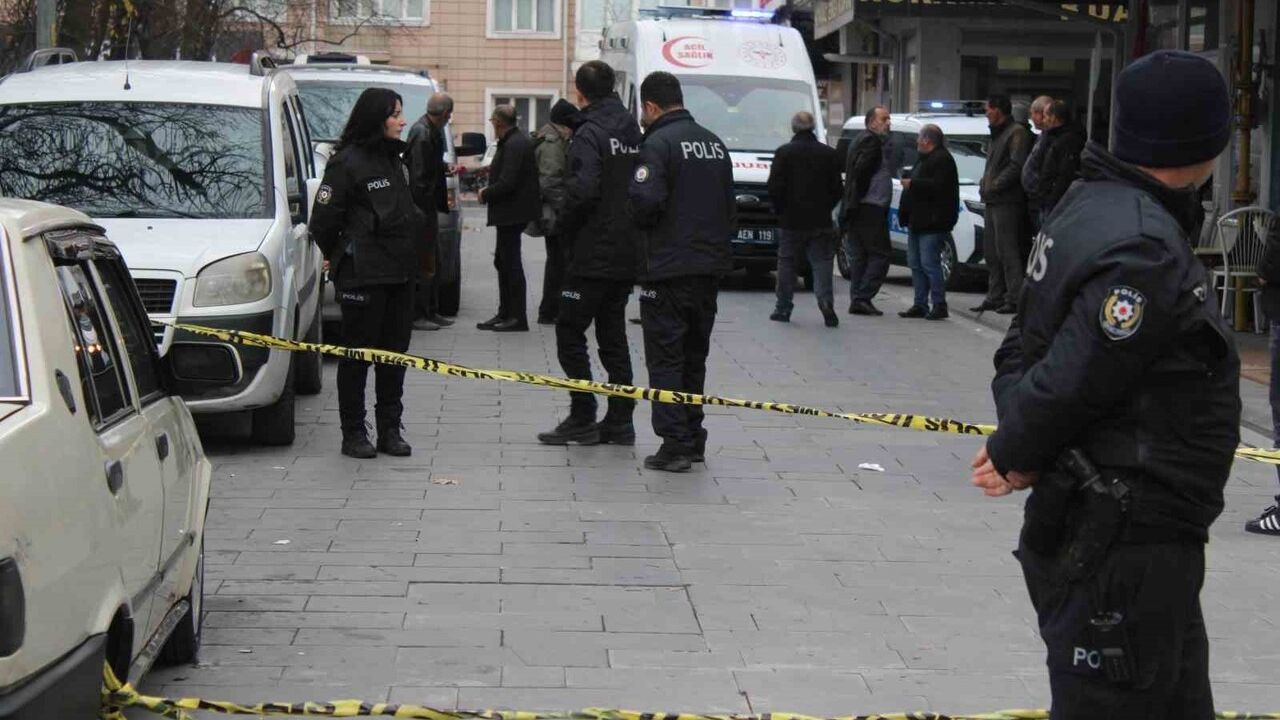 Kayseri'de bıçaklı saldırı: 3 yaralı, 1'i ağır