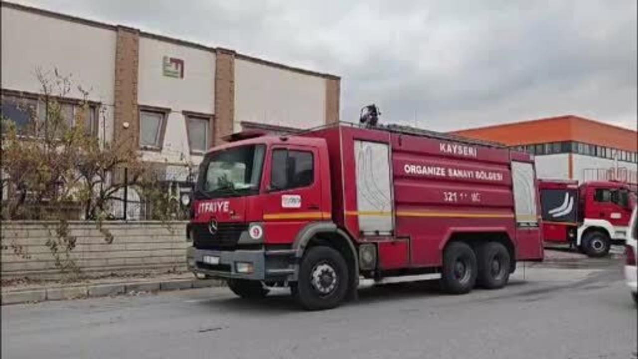 Kayseri'de mobilya fabrikası deposunda yangın
