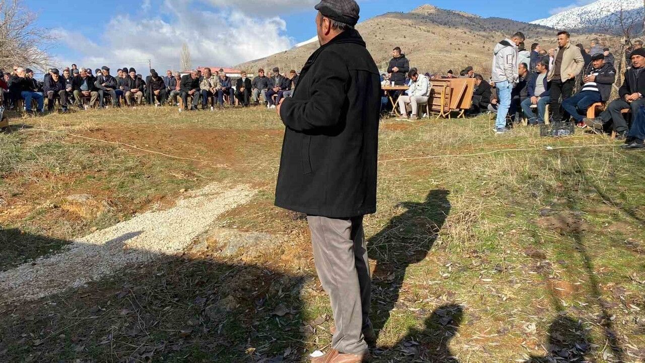 Kayseri'de öldürülen 2 çocuk annesi memleketinde toprağa verildi