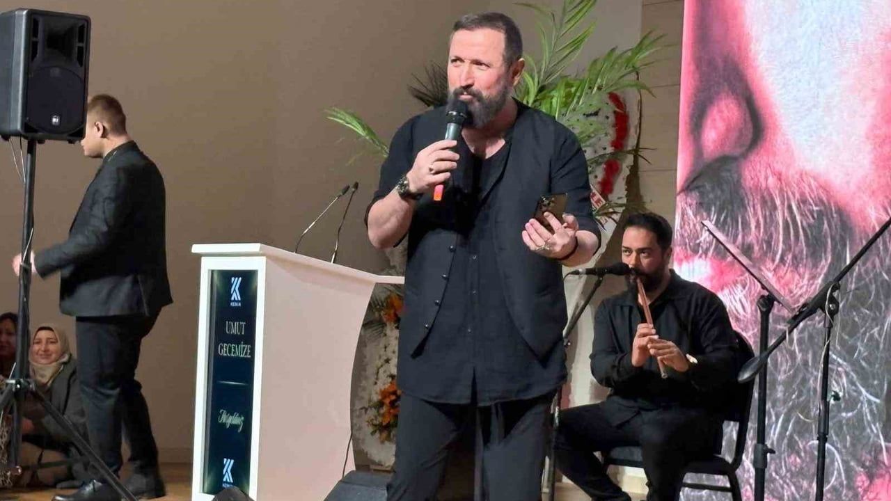 Kayseri'de Talha Bora Öge ile 'Umut Gecesi' yoğun ilgi gördü