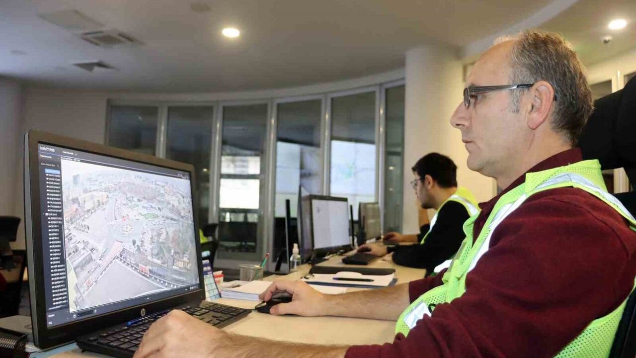 Kayseri'de trafik 370 kamerayla 7/24 izleniyor