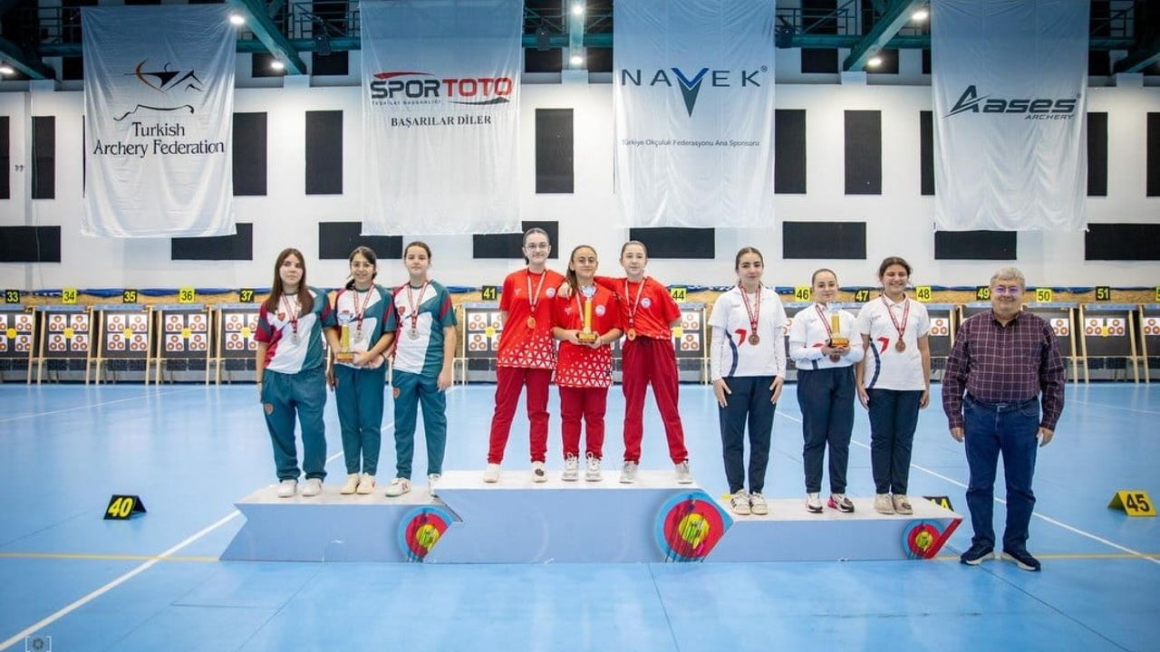 Kayseri Spor A.Ş. Klasik Yay U13 Kadın Takımı 2025 Salon Türkiye Şampiyonu