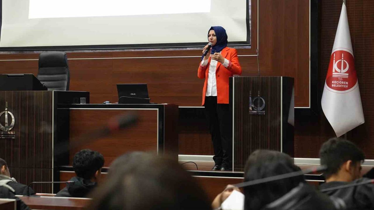 Keçiören Belediyesi stajyer öğrencilere sağlık eğitimi verdi