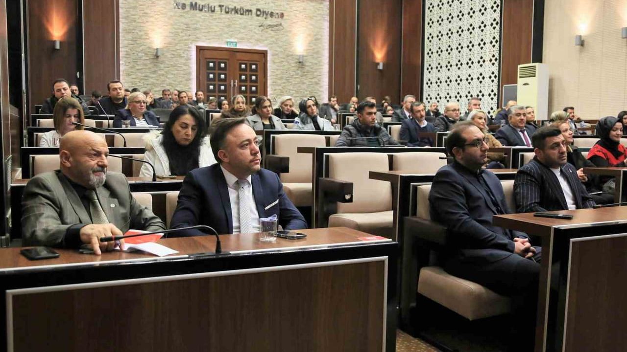 Keçiören Belediyesi yöneticilerine disiplin ve yetki devri eğitimi verildi