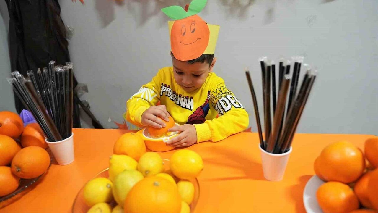 Keçiören ÇEM’de C Vitamini Şenliği: Minikler Sağlıklı Beslenmeyi Deneyimledi
