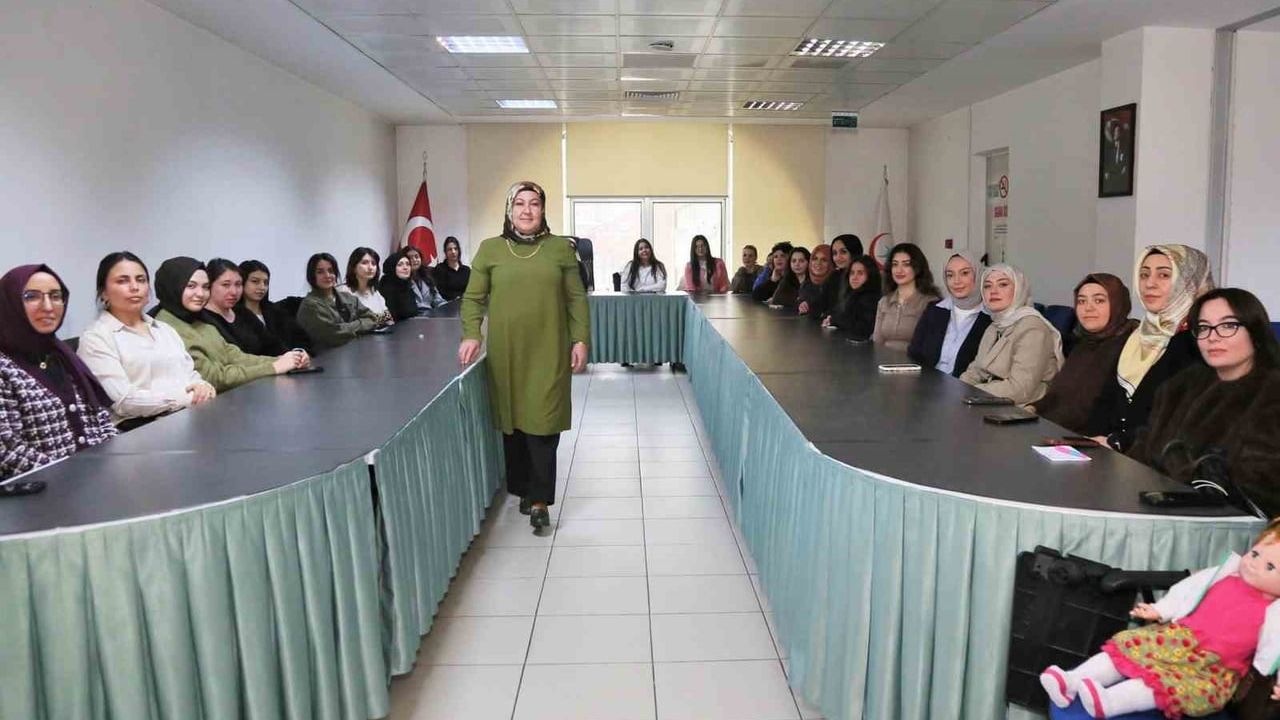 Keçiören'de çocuk gelişim merkezi eğitimcilerine kapsamlı eğitim