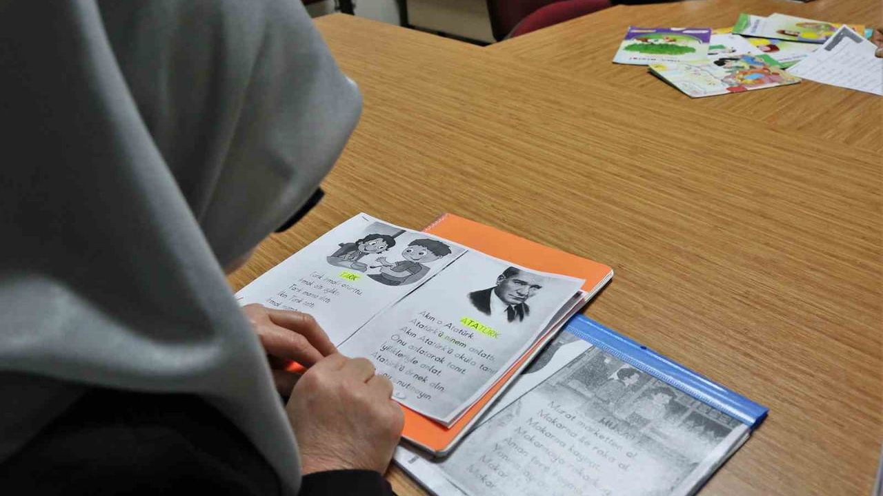 Keçiören'de KEÇMEK Okuma Yazma Kursları Devam Ediyor