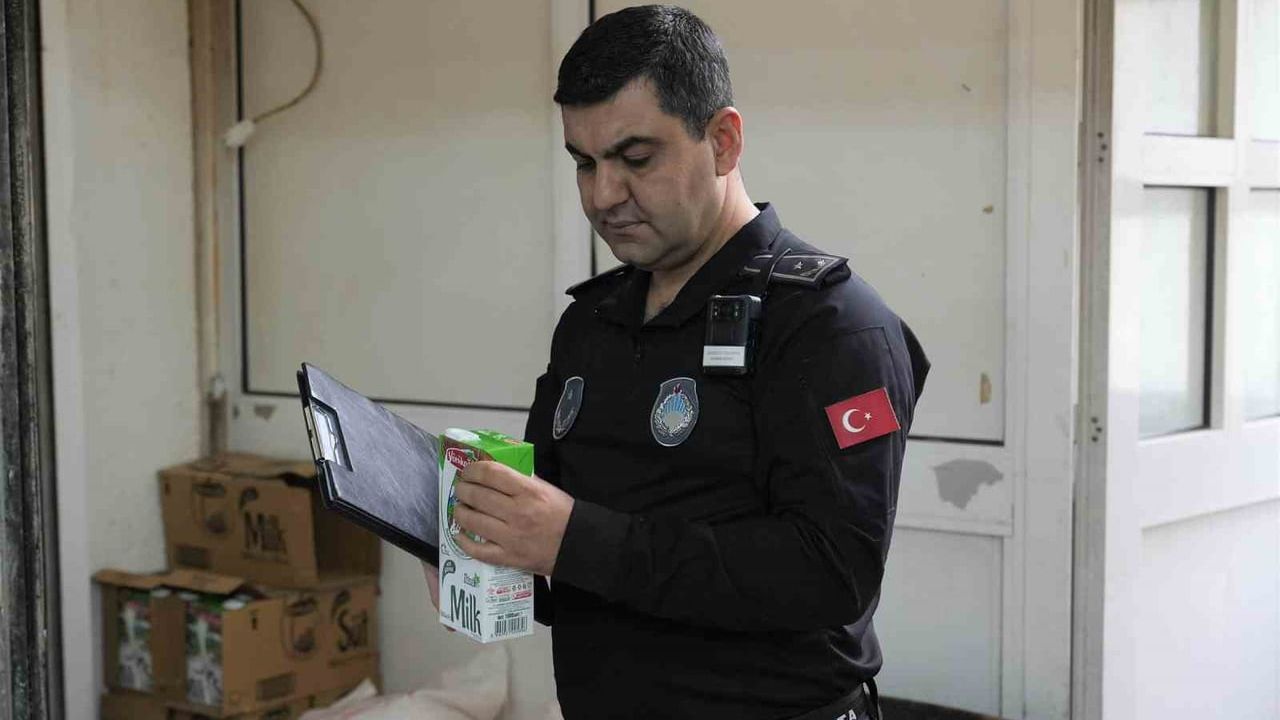 Keçiören'de zabıta restoran ve gıda satış noktalarını denetliyor