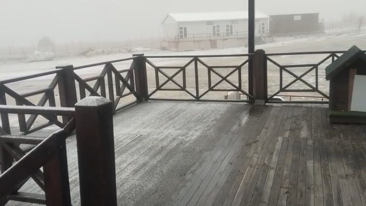 Keltepe Kayak Merkezi'ne Mevsimin İlk Karı Düştü