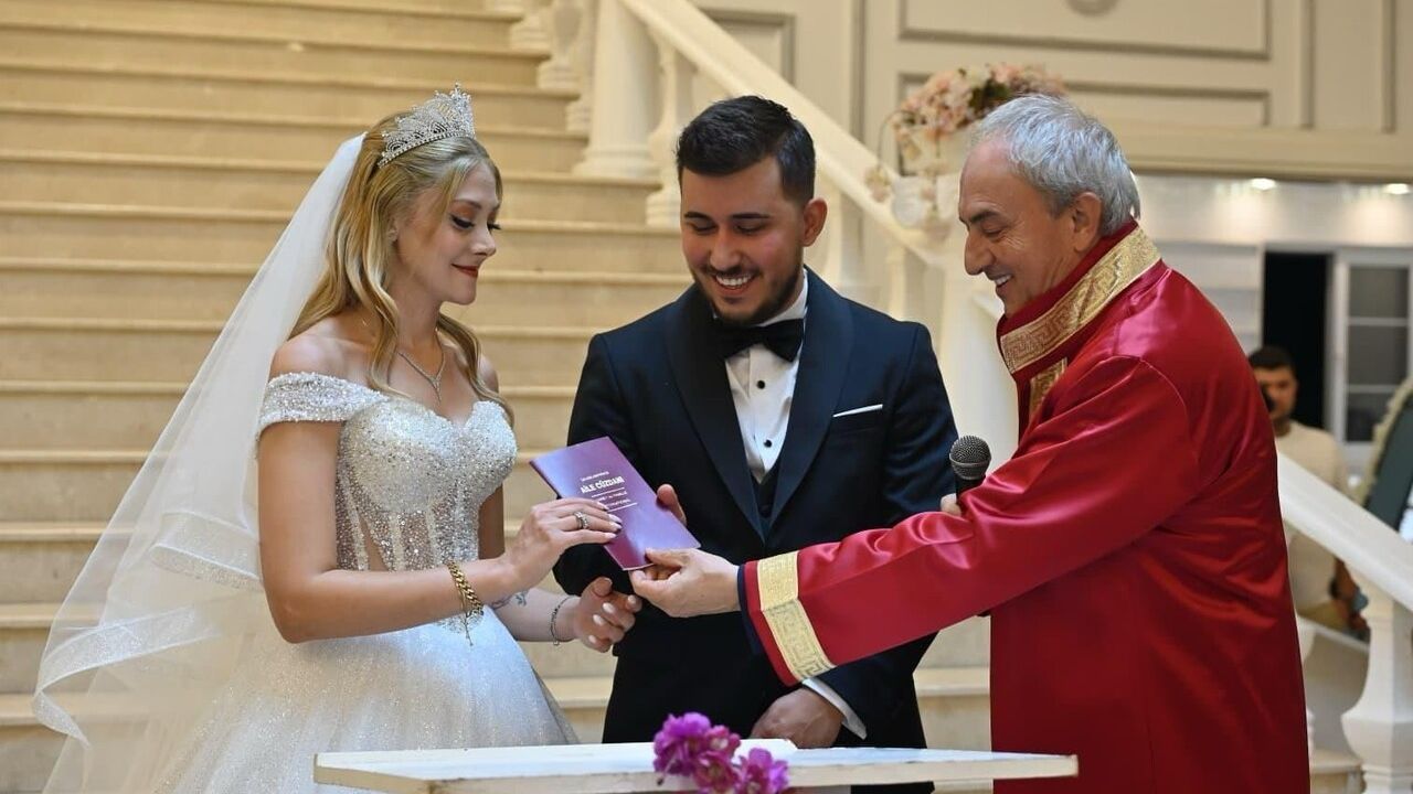Kepez'te 12.12.2025'te 25 çiftin nikah yoğunluğu