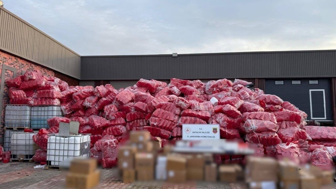 Kepez'te kaçak alkol operasyonu: 52 bin litre ele geçirildi