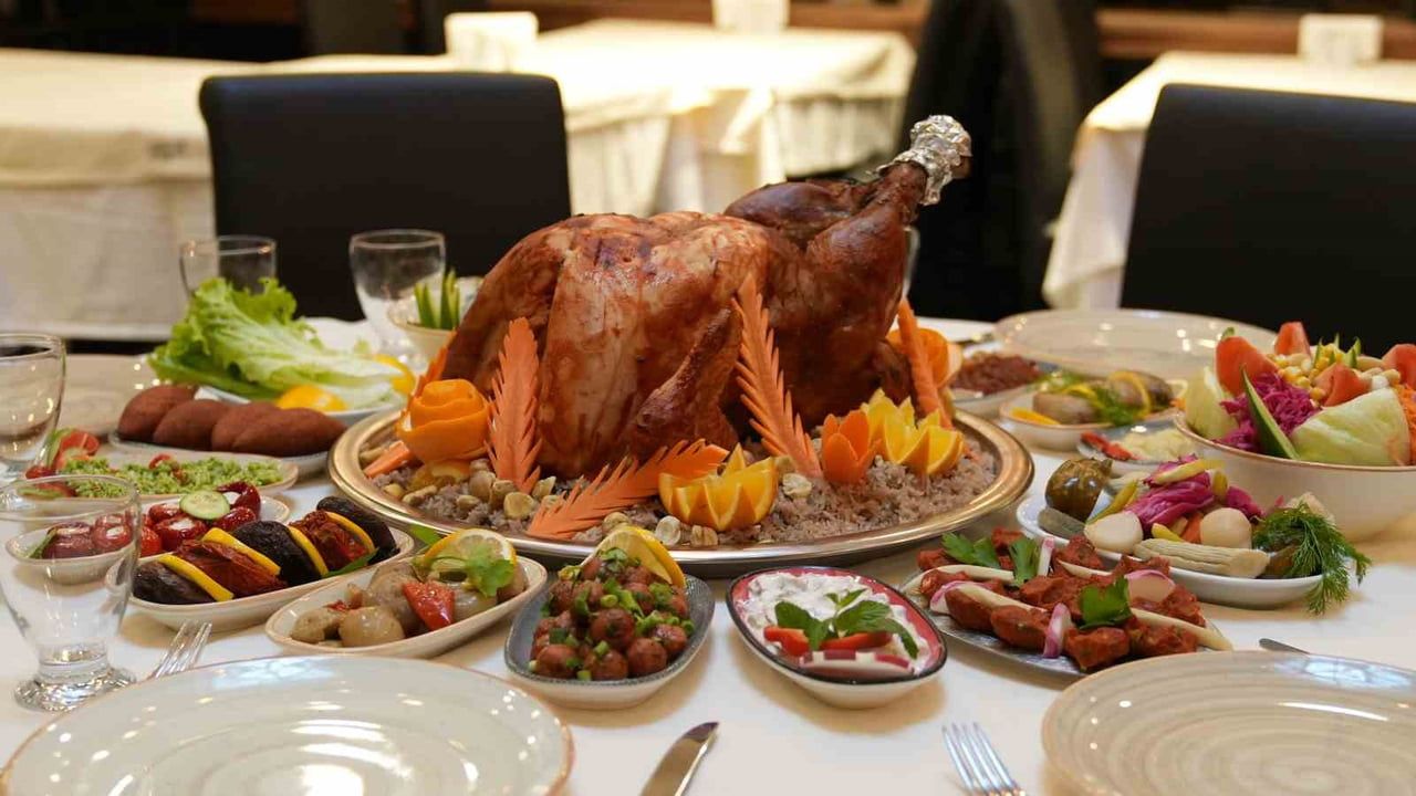 Kestaneli bademli Sahan yılbaşı hindisiyle sofralarda