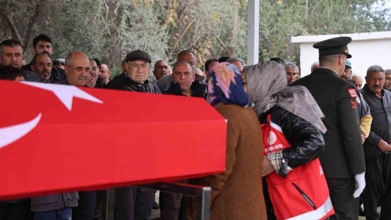 Kıbrıs Gazisi Ramazan Kula son yolculuğuna uğurlandı