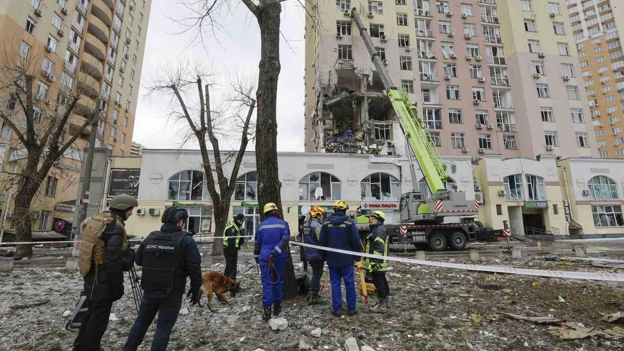 Kiev'e saldırı: 1 ölü, 30 yaralı — Zelenskiy-Trump görüşmesi öncesi