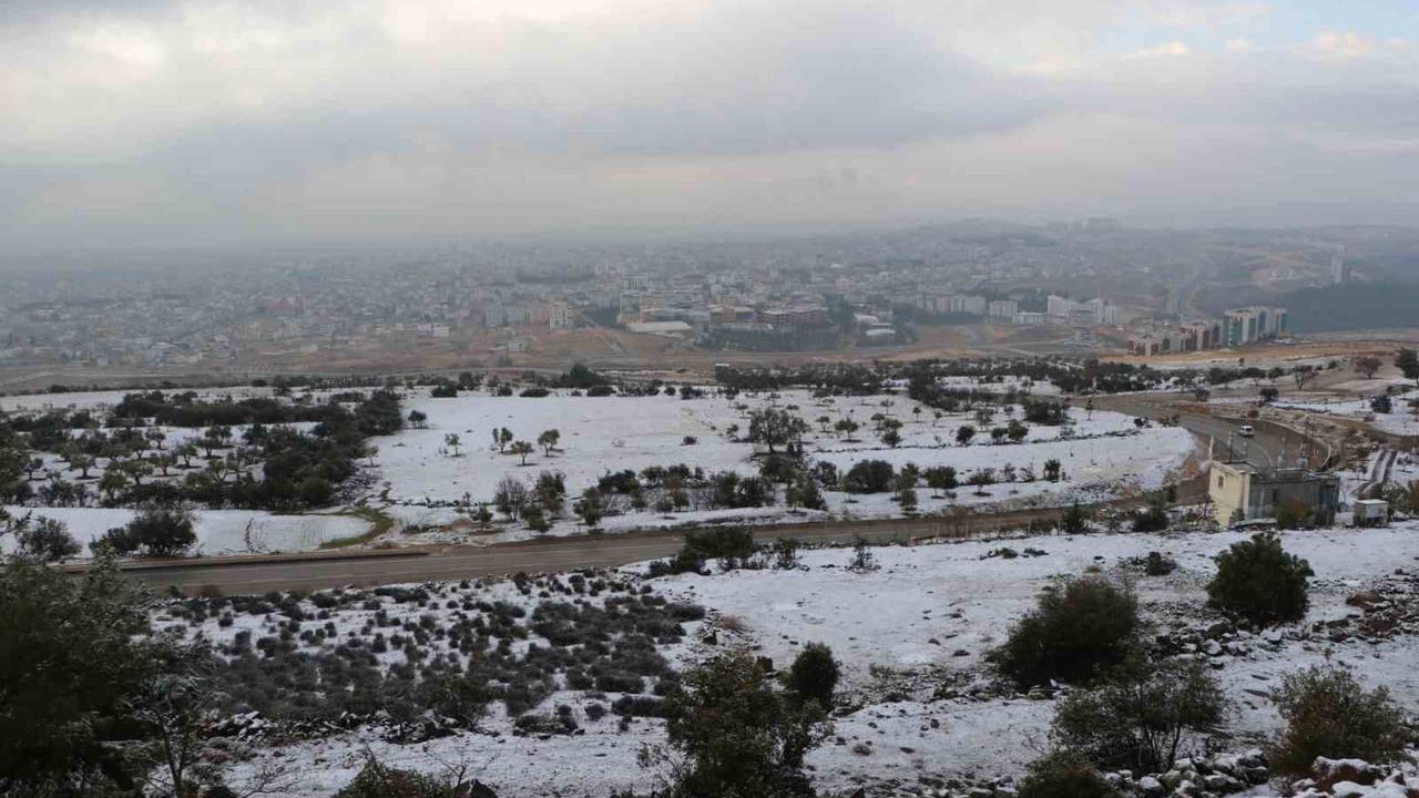 Kilis'in yüksek kesimlerinde kar: Resul Osman Dağı beyaza büründü
