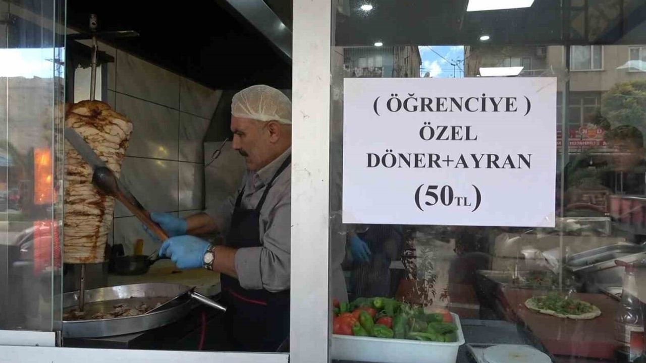 Kilis’te dönerde indirim akımı: Bazı dürümler 30–35 TL'ye düştü