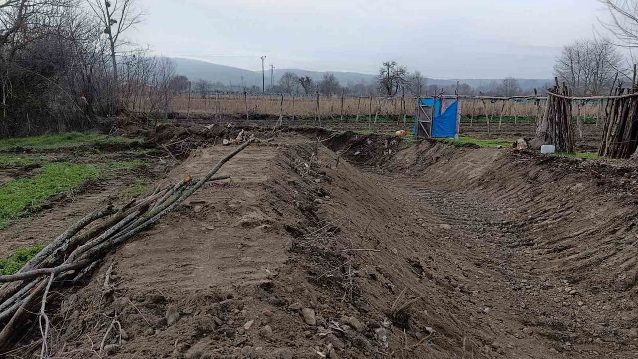 Kınık Köyü'nde dere ıslahı ile taşkın riski azaltılıyor