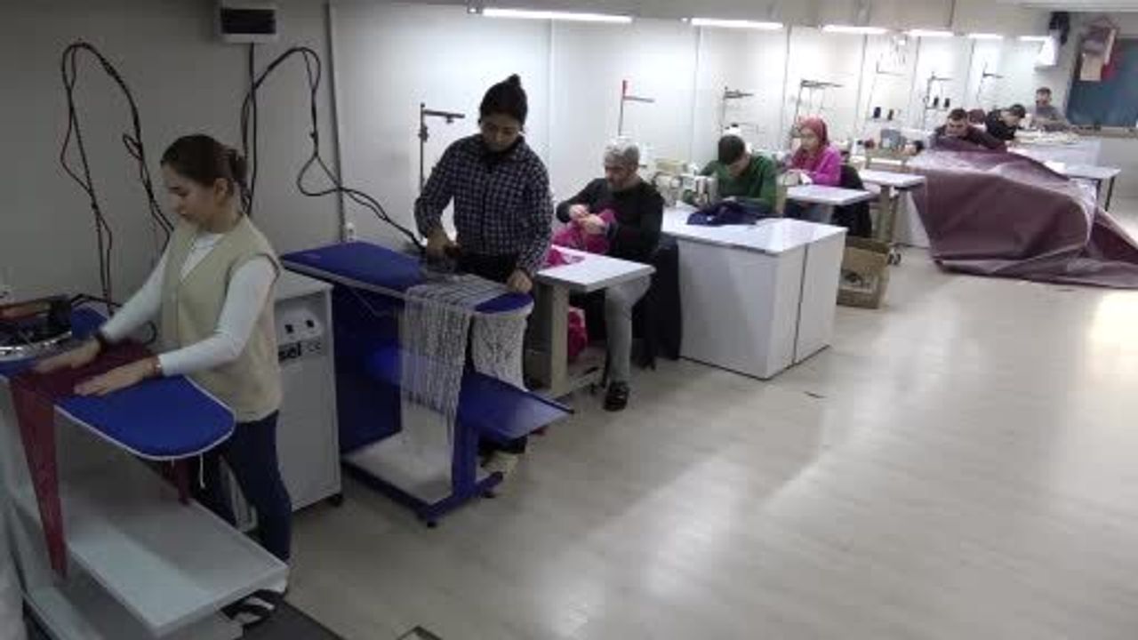 Kiraladığı gelinlikten kendi markasına: Nesrin Solmaz’ın girişimcilik öyküsü