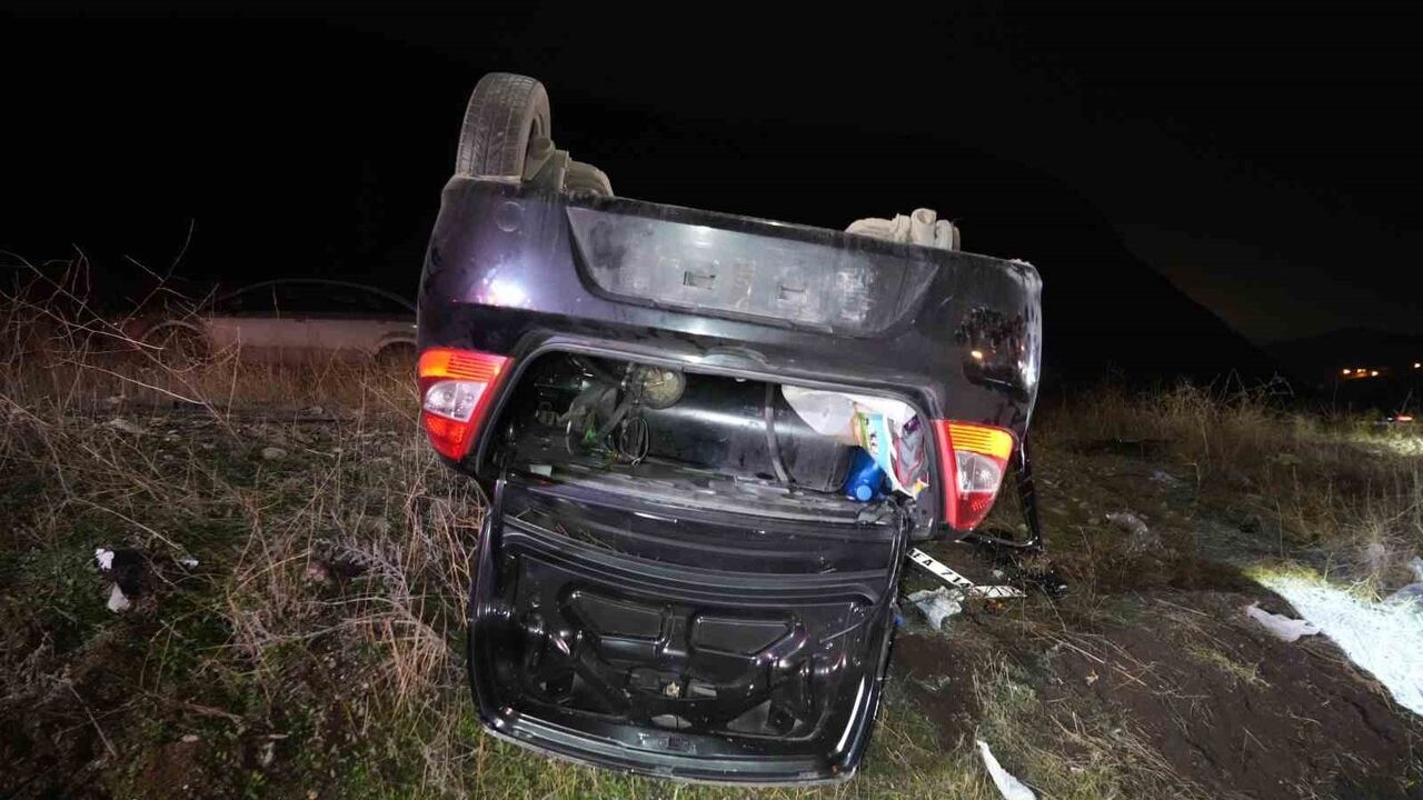 Kırıkkale'de virajı alamayan otomobil takla attı: Aynı aileden 3 yaralı