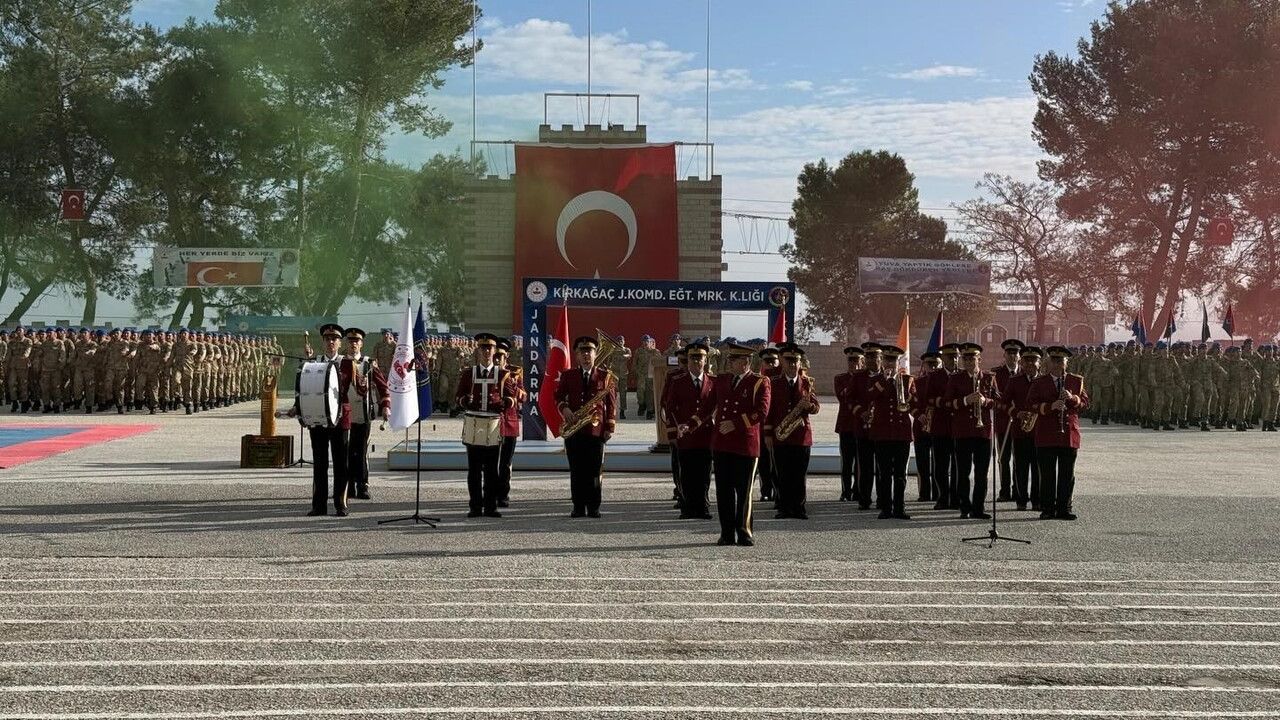 Kırkağaç’ta 38. Dönem Uzman Erbaşların Mezuniyeti Coşkuyla Gerçekleşti