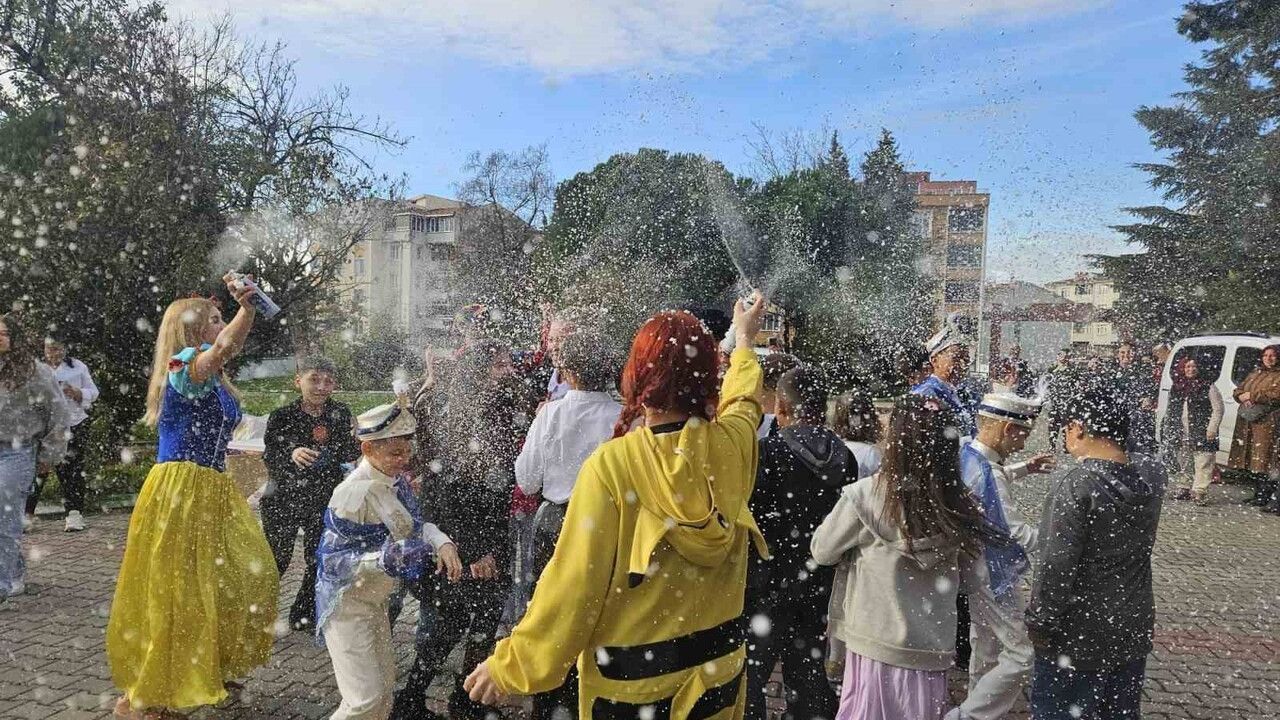 Kırklareli'de koruma altındaki 6 çocuğa sünnet töreni