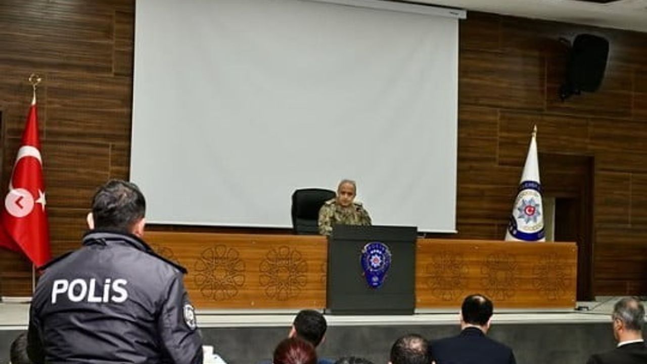 Kırşehir'de aylık emniyet toplantısı: Güvenlik ve KGYS çalışmaları ele alındı