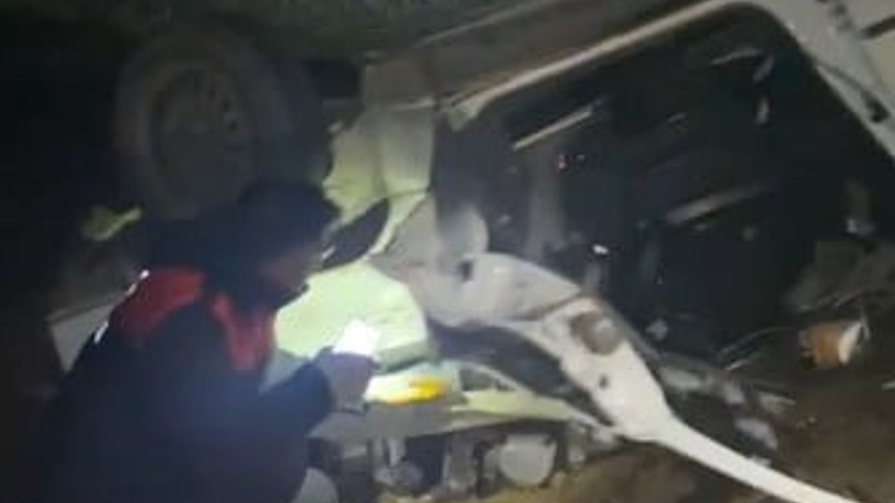 Kırşehir'de köpekten kaçan sürücünün otomobili takla attı