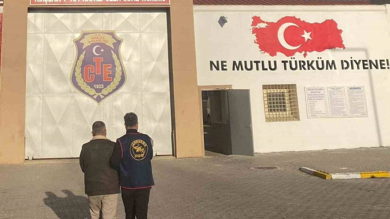 Kırşehir'de uyuşturucu suçundan aranan şahıs JASAT tarafından yakalandı