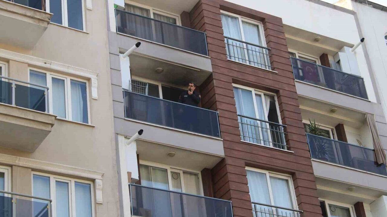 Klimadan Çıkan Yangın Efeler’de Hızla Söndürüldü