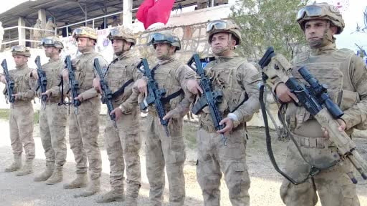 Komandolar 'Sıcak Temas' parkurunda atış ve dayanıklılığa tam not