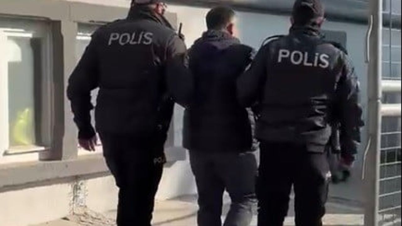 Konak’ta karşılıksız çek suçundan aranan şahıs tutuklandı