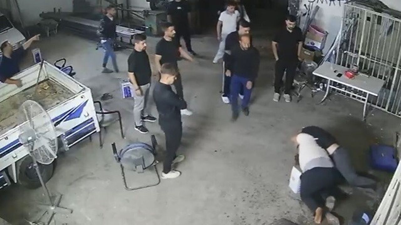 Konya'da iş yerinde sopa, kürek ve pompalı tüfekle kavga kamerada