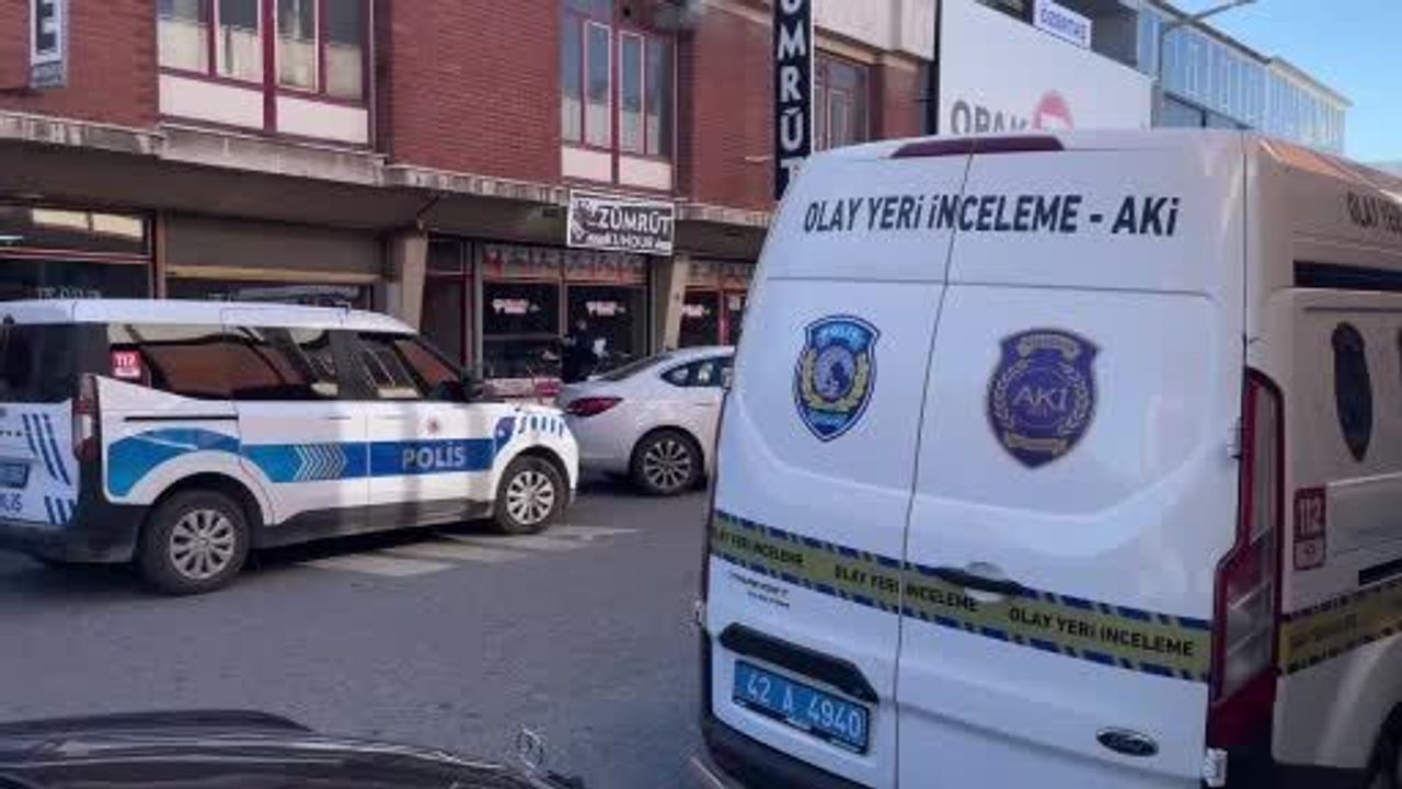 Konya'da kunduracıda çıkan kavgada 1 kişi bacağından bıçaklandı