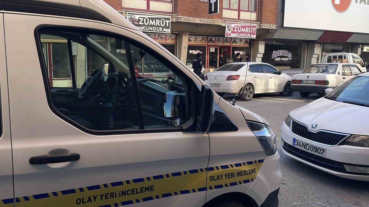 Konya'da kunduracıda kavga: İşçi bacağından bıçaklandı