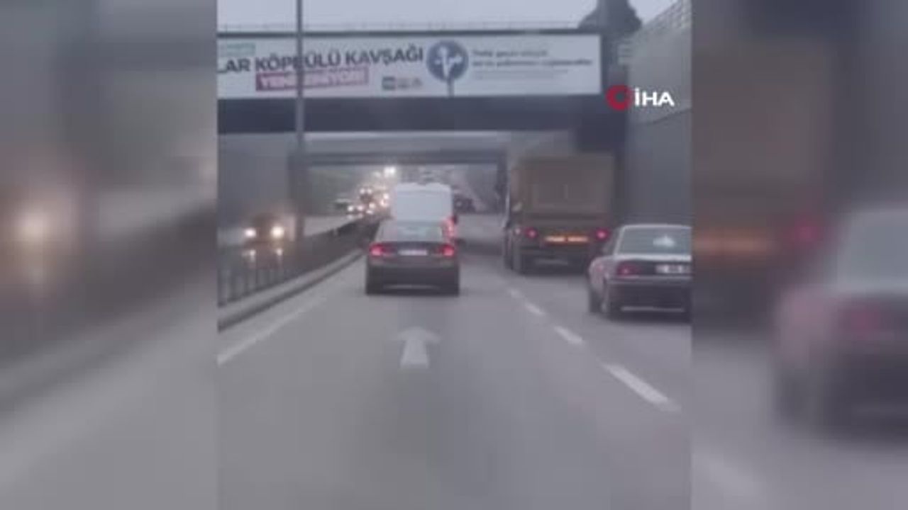 Konya'da minibüsün araçlar arasında makas atarak tehlike yarattığı anlar kamerada