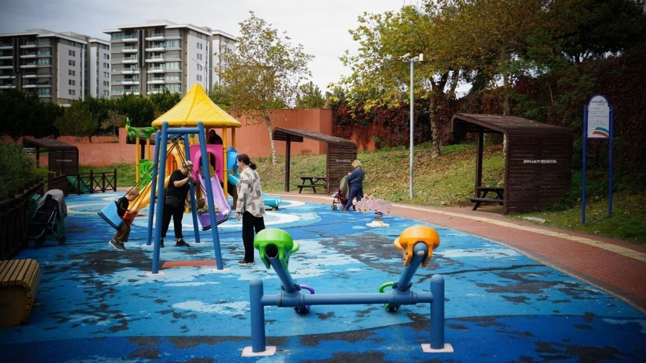 Konyaaltı’ndaki parklara güvenlik kameraları yerleştiriliyor