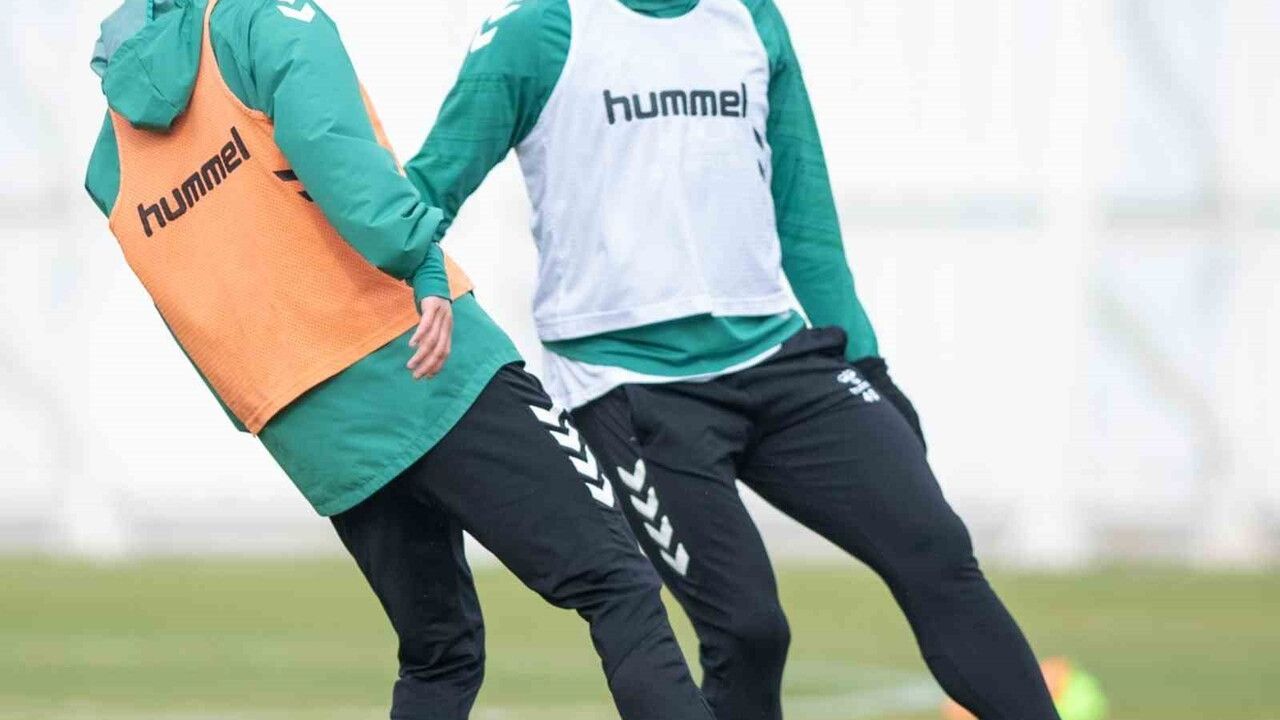 Konyaspor, Fenerbahçe maçı hazırlıklarını Kayacık’ta sürdürdü
