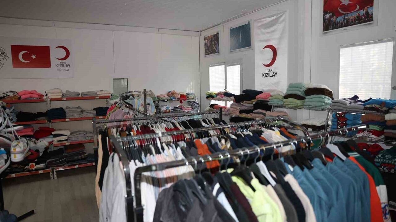 Körfez'de 'Butik Sevgi Mağazası' hizmete açıldı