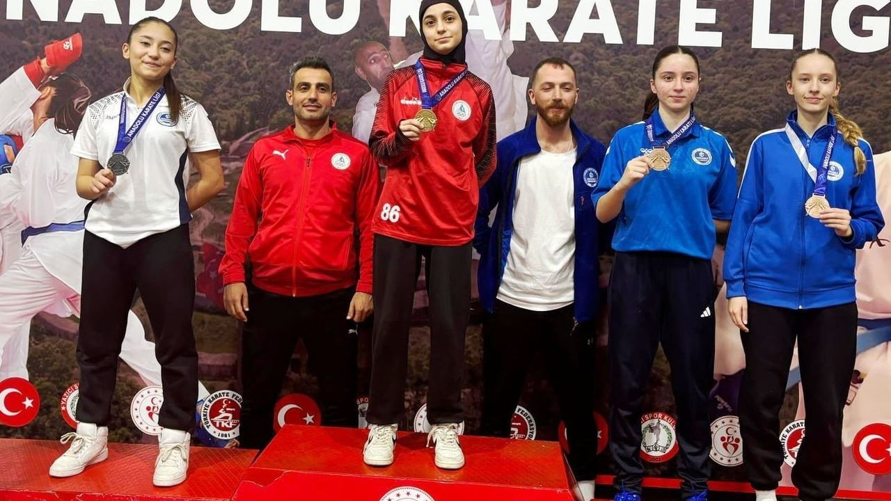 Körfez Gençlerbirliği Anadolu Karate Ligi Finalleri'nden 14 Madalyayla Döndü