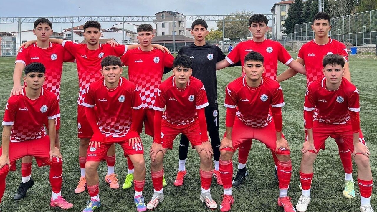 Körfez Gençlerbirliği U18, Kireçocakları'nı 5-0 yenip liderliğini sürdürdü