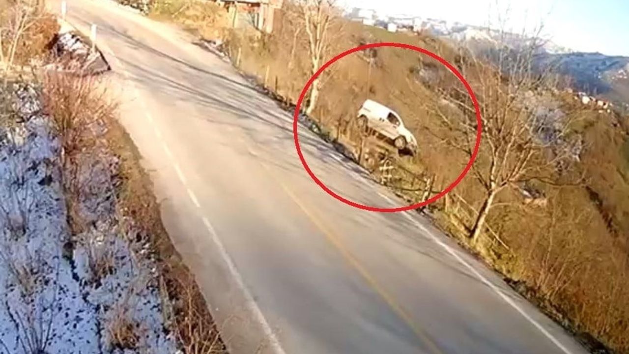 Korgan'da ticari araç 30 metre yükseklikten fındık bahçesine uçtu