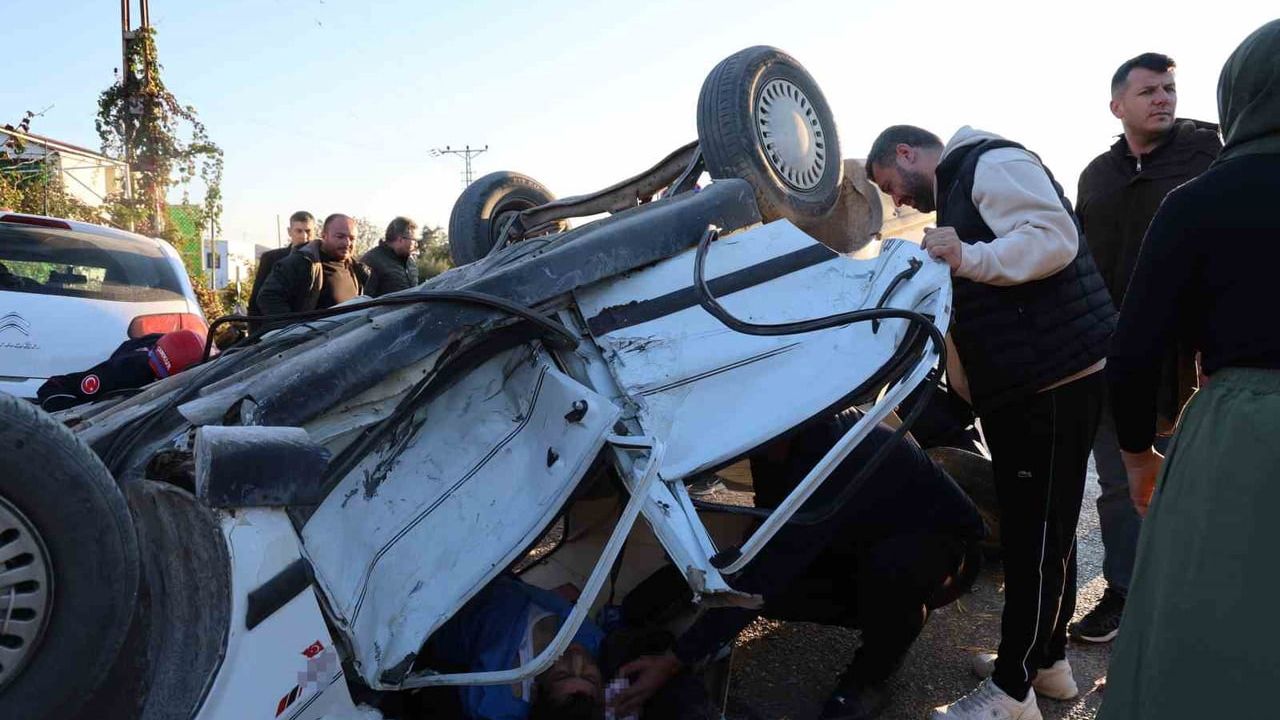 Kozan-Kadirli yolunda hatalı sollama: 2 ağır yaralı