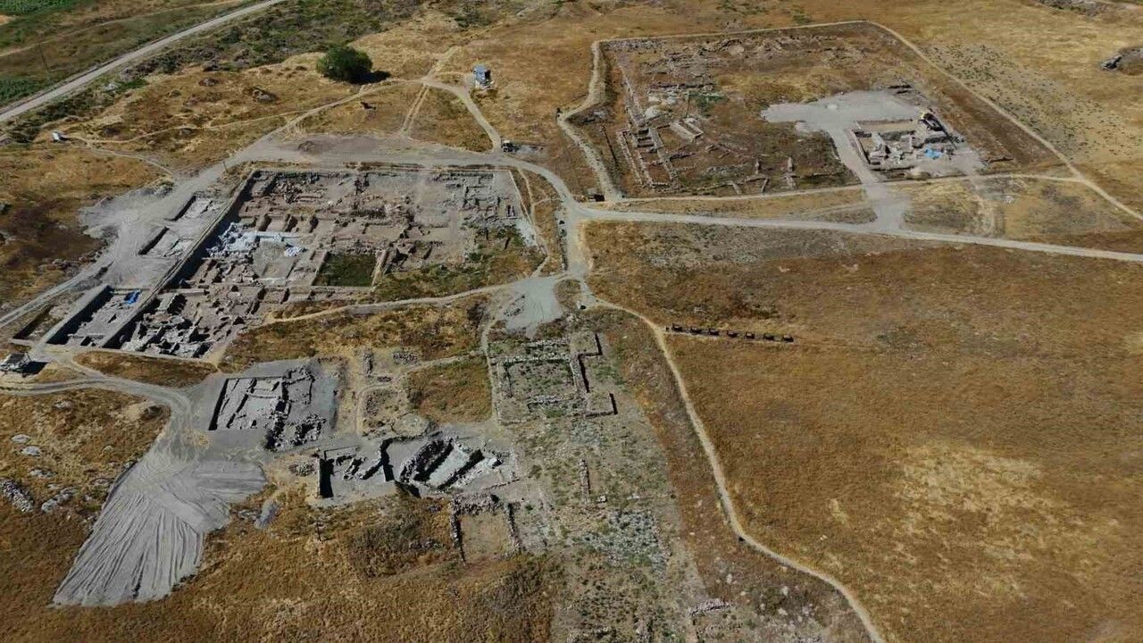 Kültepe'de sarayın altında yeni bir saray ortaya çıktı