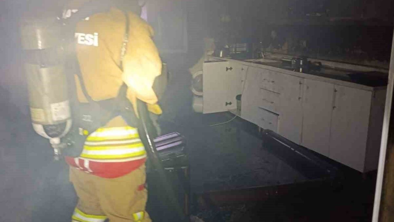 Kumlu’da müstakil ev yangını itfaiyenin müdahalesiyle söndürüldü