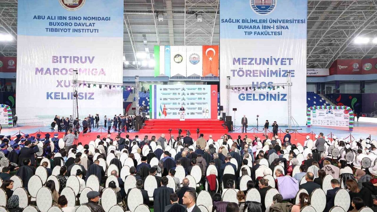 Kurtulmuş, Buhara'da Ebu Ali İbn Sina Tıp Enstitüsü Mezuniyet Törenine Katıldı