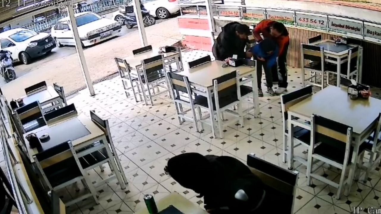 Kurye Heimlich manevrasıyla boğulan çocuğu kurtardı — Karabük